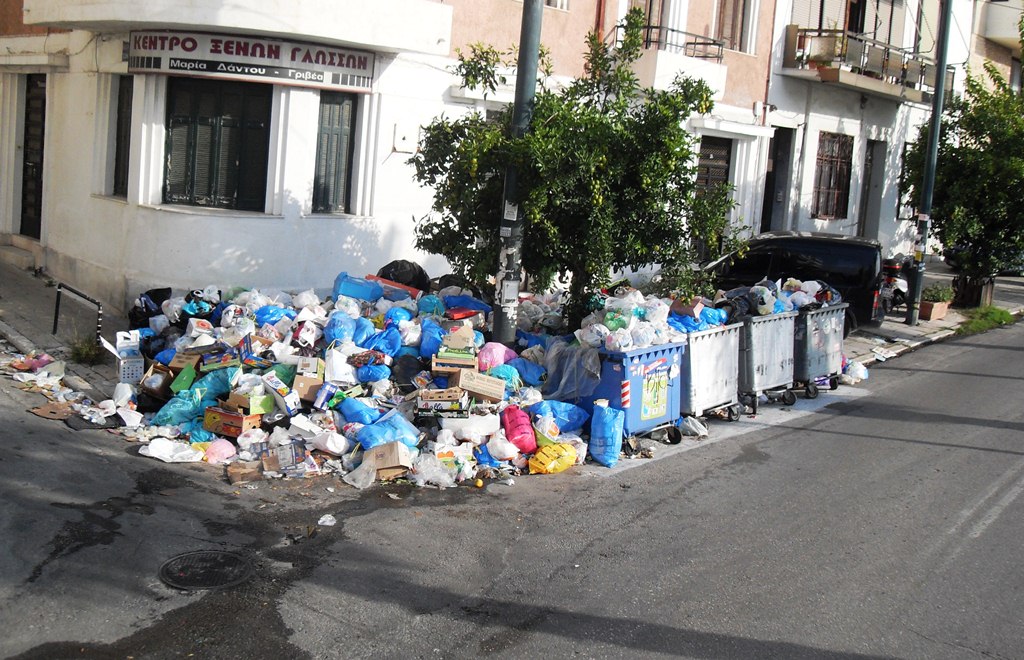 Müllfahrer-Streik in Athen